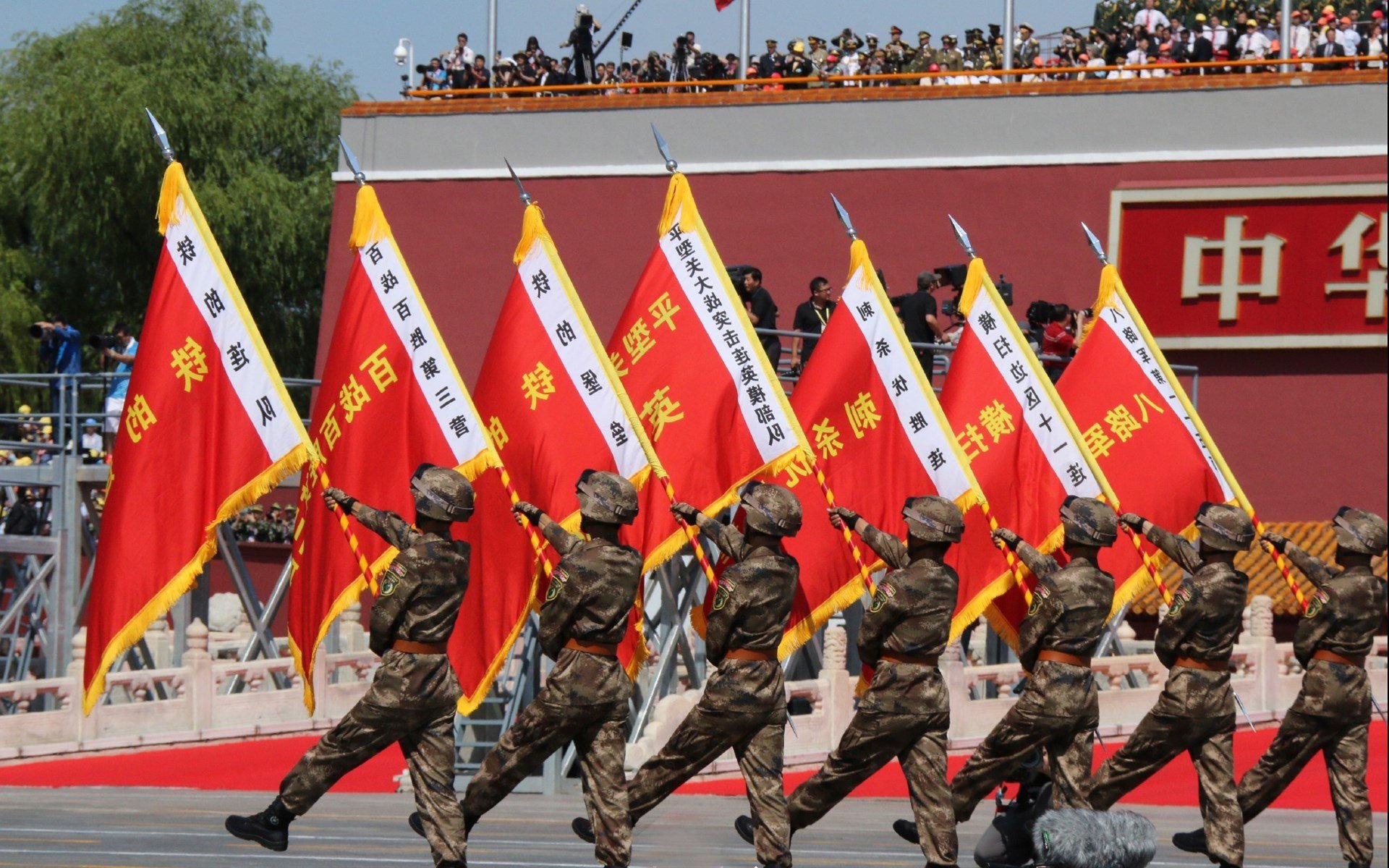 森林狼逆转独行侠,抢七大战中爱德华兹篮下统治全场,森林狼爱德华兹身高臂展