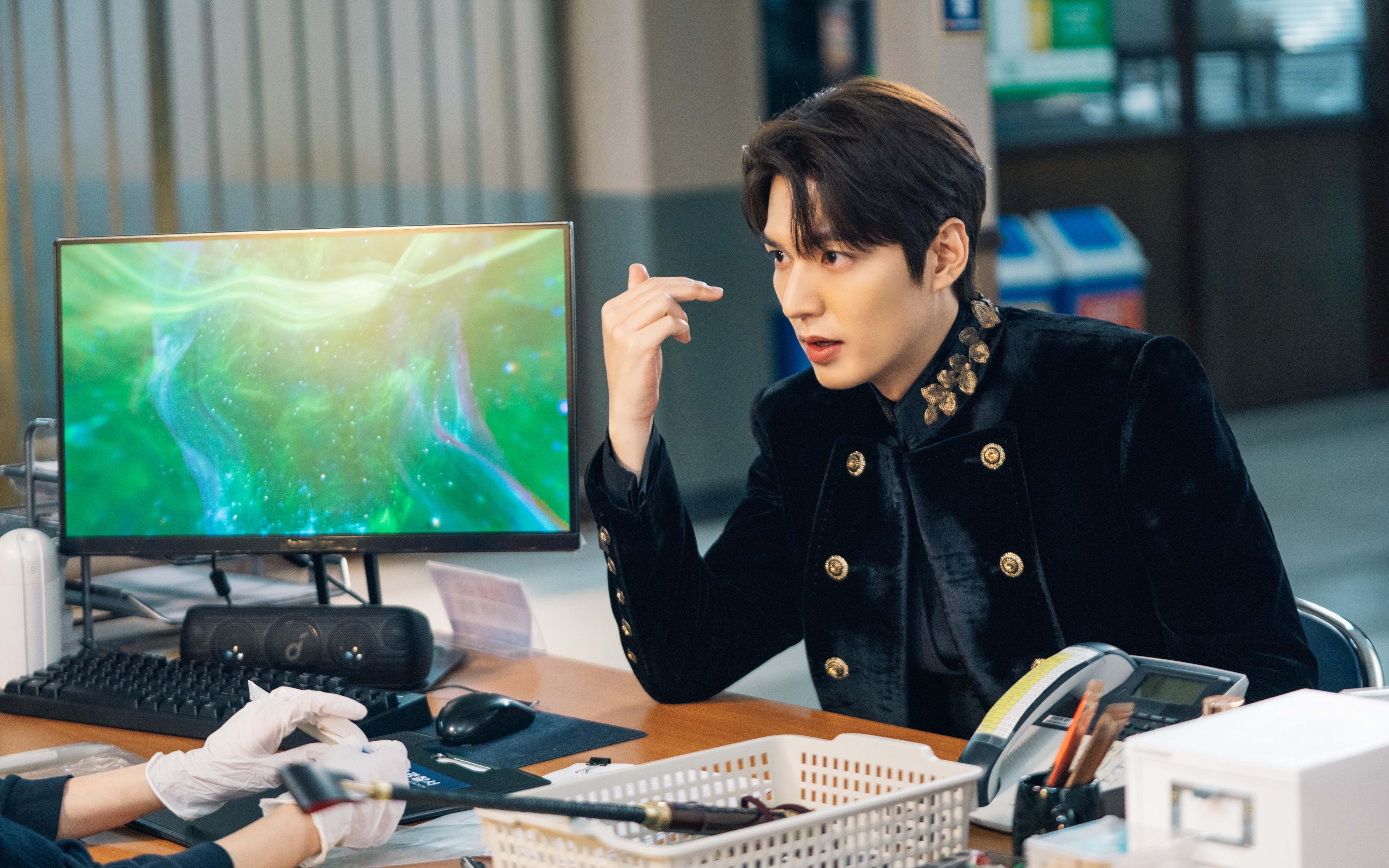 kaiyun.com-德甲攻势如潮：多变战术引领潮流，德甲对抗