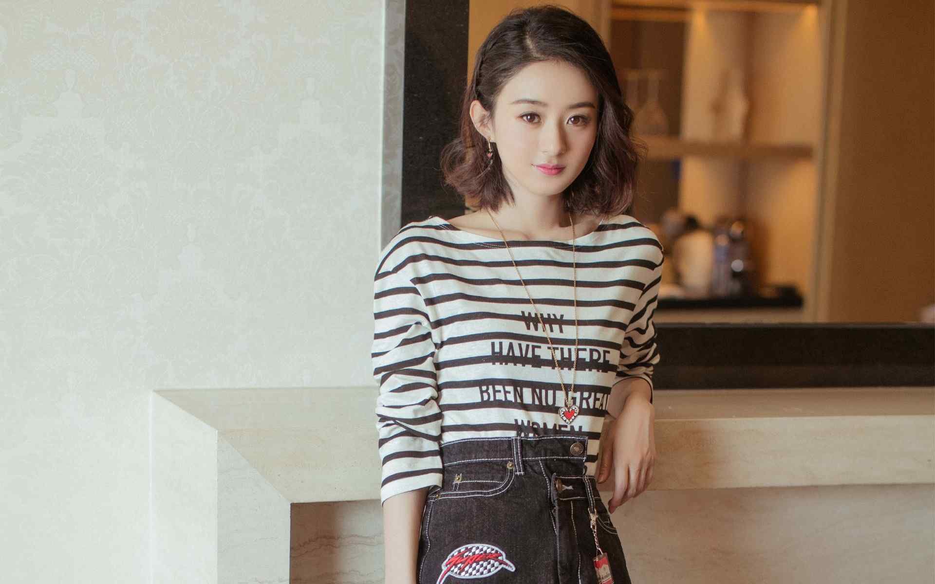 新西兰全黑队全员参与防守,形成强大防线,新西兰队长